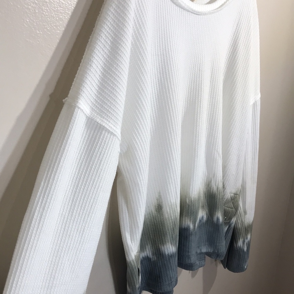 NEW POL White and Gray Dip Dye Oversized Thermal Top - Picture 2 of 7